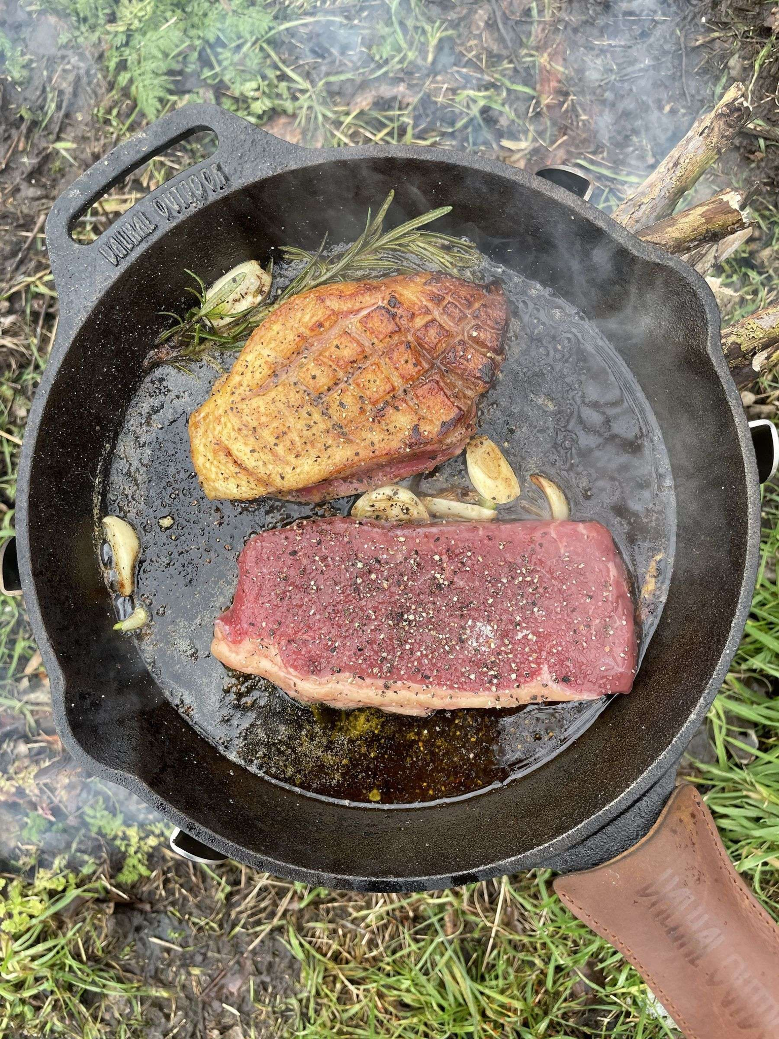 skillet koekenpan gietijzer met steel Ø 25 cm