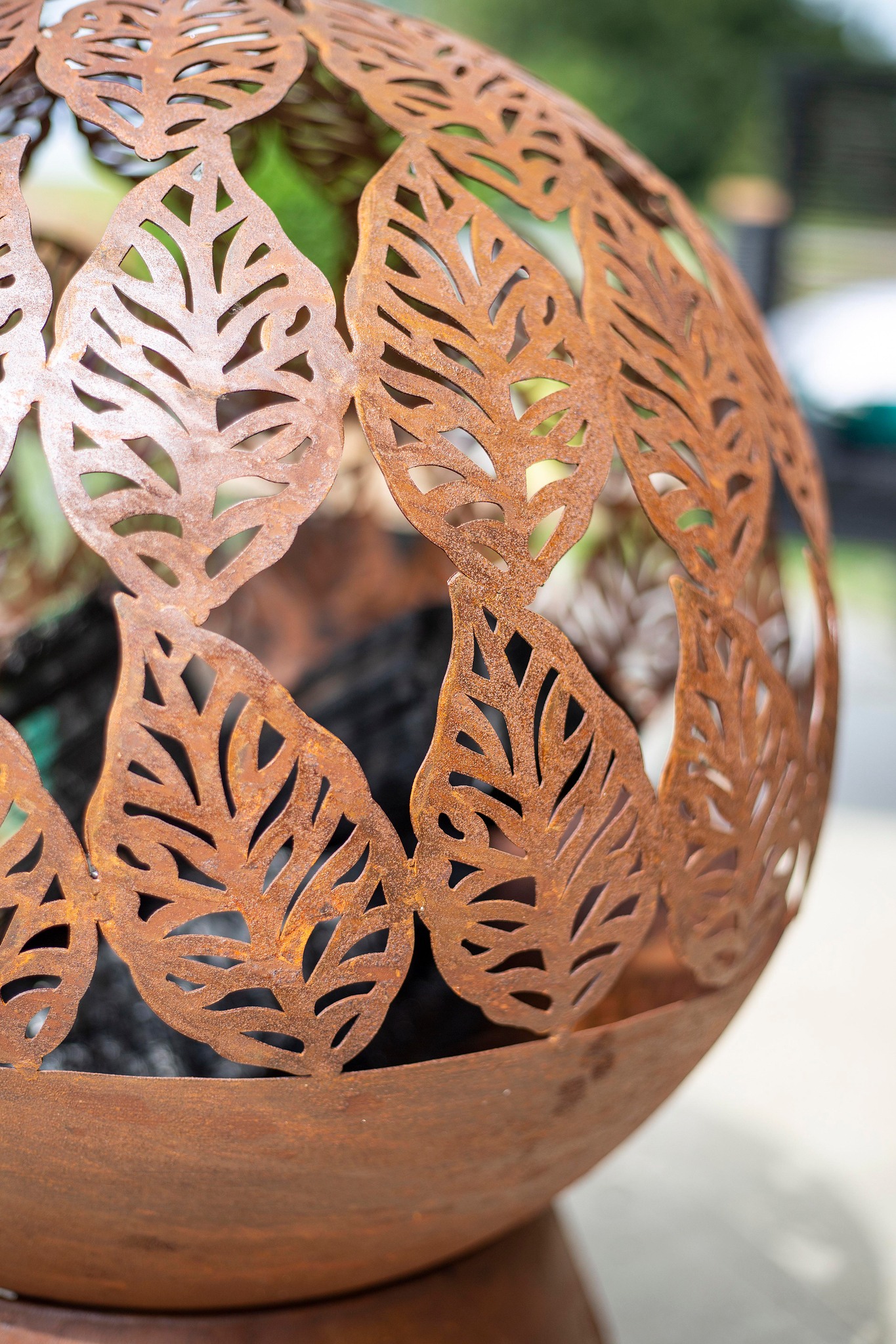 leaves mini globe