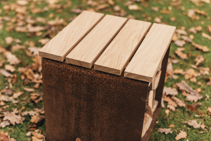 outr bench c 40 – cortenstalen zitbank en houtopslag