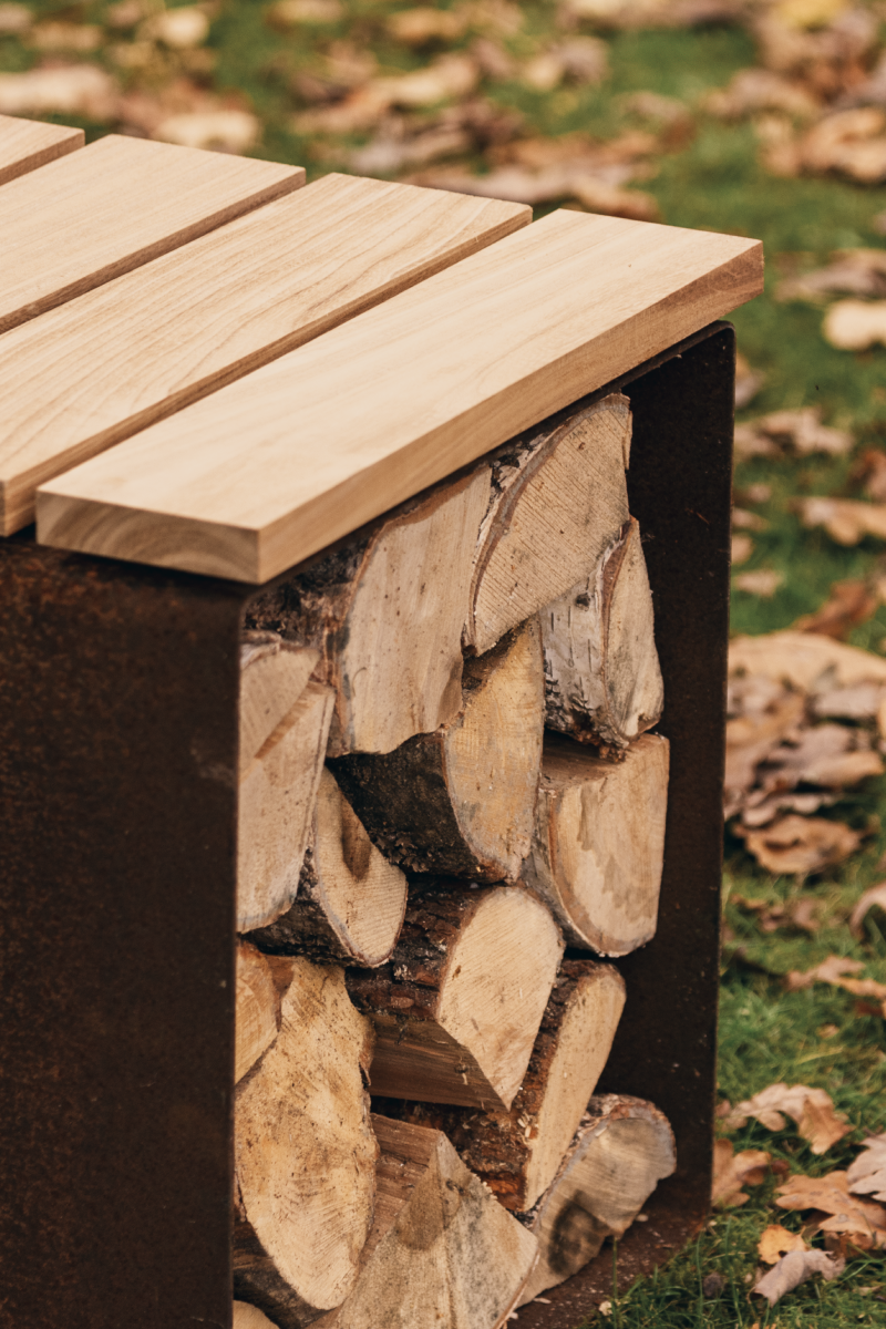 outr bench c 40 – cortenstalen zitbank en houtopslag